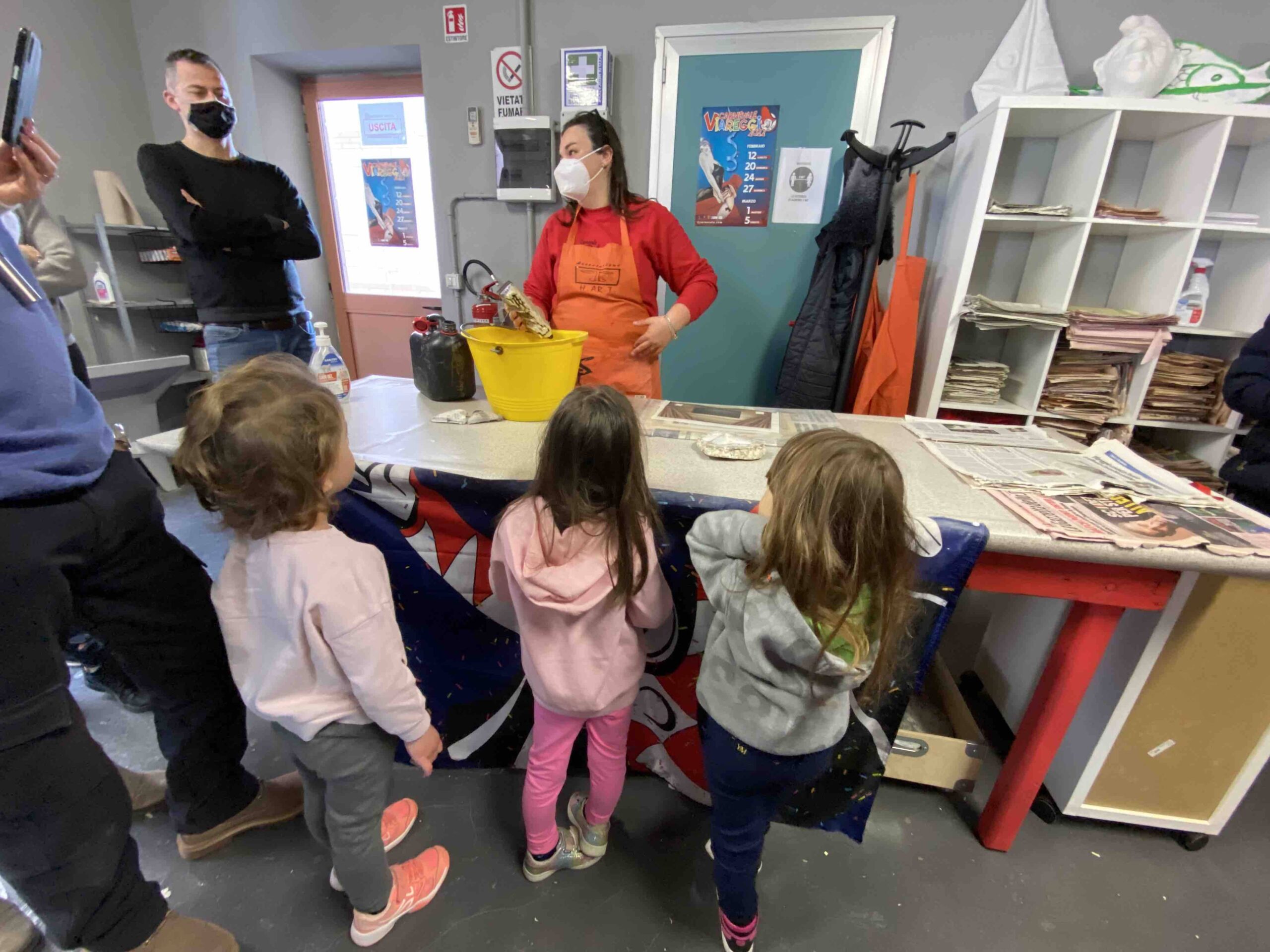 Carnevale Di Viareggio E Laboratorio Di Carta Pesta